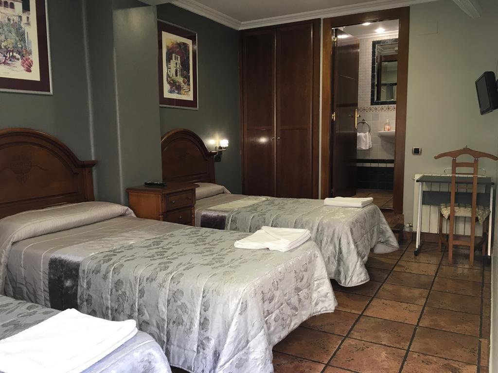 Pension La Redonda Логроньо Экстерьер фото