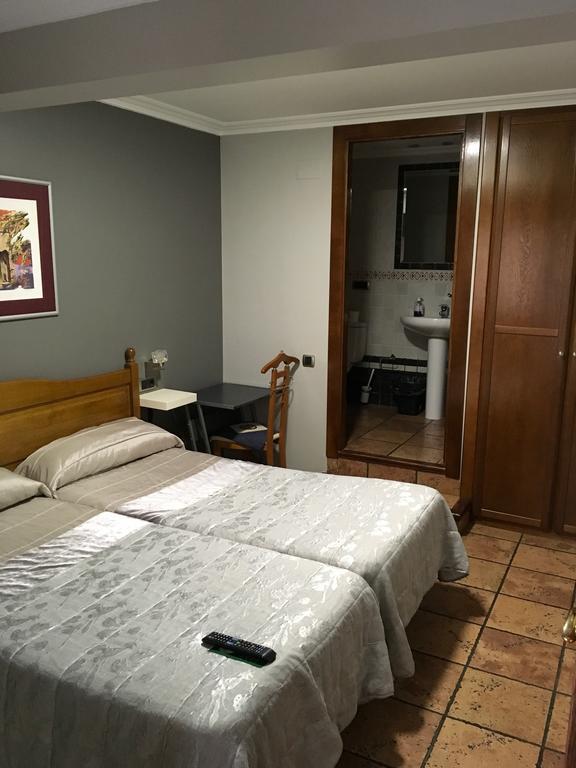 Pension La Redonda Логроньо Экстерьер фото