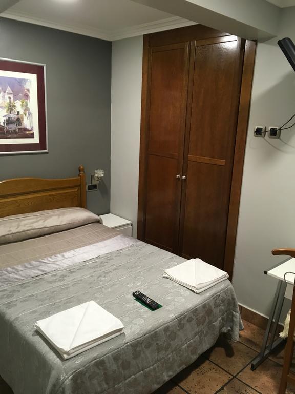 Pension La Redonda Логроньо Экстерьер фото