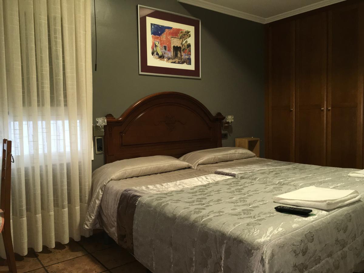 Pension La Redonda Логроньо Экстерьер фото